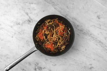 Hackfleischpfanne fertigstellen