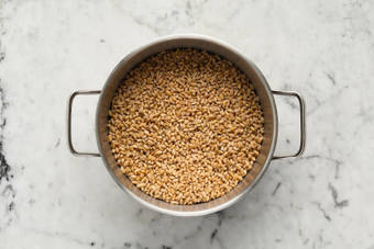 Cook farro 