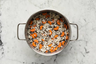 Make carrot rice