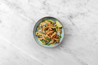 Hähnchenbruststreifen anbraten