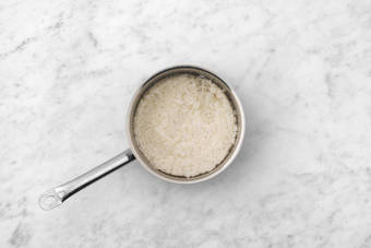 Le riz passe à la casserole