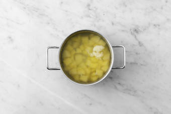 Plouf dans la casserole !