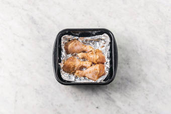 Bake the chicken drumsticks 