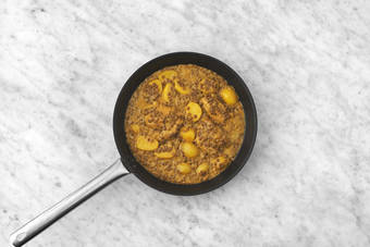 Sminuzzare il coriandolo