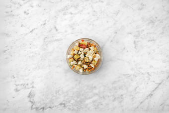 Assemblare la panzanella