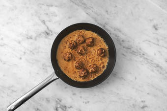 Cubre las albóndigas