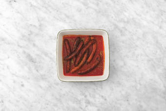 Agrega las salchichas