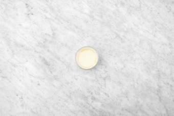 Make horseradish sauce