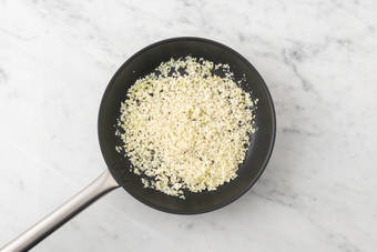 Poêler le riz de chou-fleur