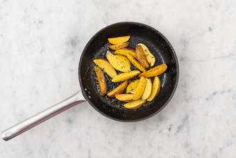 Aardappelpartjes bakken