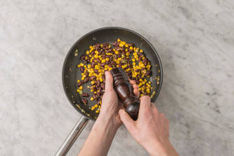 Hähnchen & Bohnen anbraten