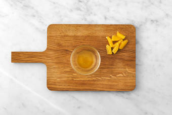 Gremolata zubereiten