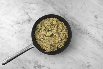 À la poêle tout s'emmêle