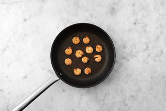 Cajun-Crevetten braten