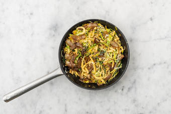 Schupfnudelpfanne fertigstellen