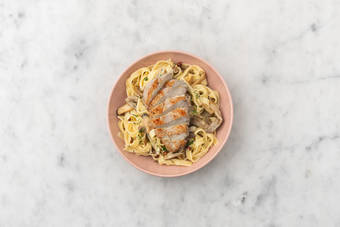 Hähnchenbraten & Anrichten