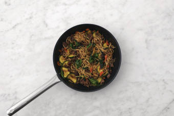 Make the noodle stir-fry