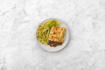 Tout le monde à table !