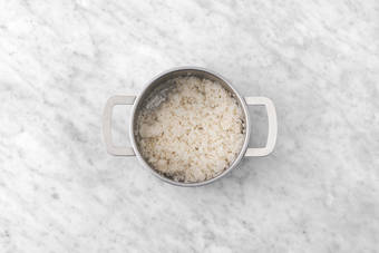 Le riz passe à la casserole