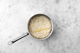 Cook lemongrass rice