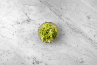 Preparare tortilla e insalata