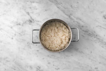 Cook the Garlic Rice