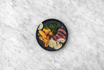 Nei piatti con eleganza