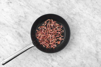 La poêle prend le relais