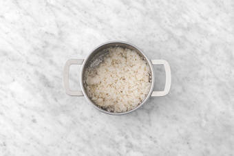 Le riz passe à la casserole