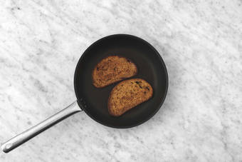 Le pain fait trempette