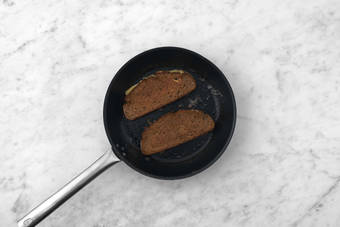 Allez-retour dans la poêle 