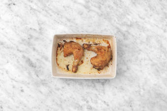 La viande passe sous le grill