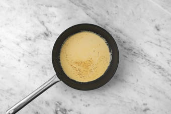 la touche moutardée