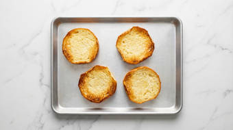 Make Sauce & Toast Buns