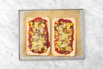 Flammkuchen beleggen