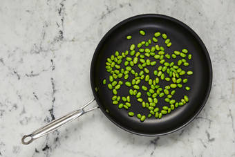 Cook edamame 