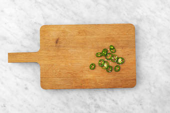 Émincer le jalapeño