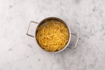 Cuire les tagliatelle