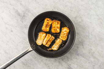 Fry halloumi 