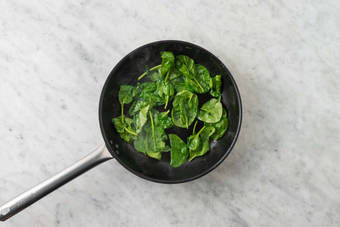 Fry the spinach