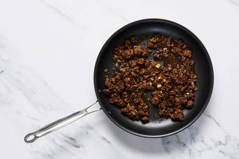 Cook turkey and onions