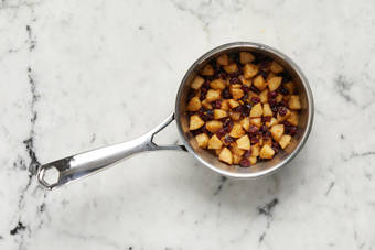 Make cranberry-apple sauce