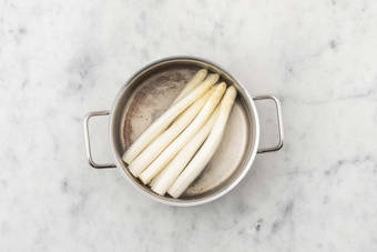 Währenddessen Spargel kochen