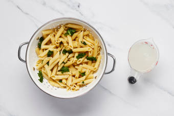 Cook Pasta & Spinach