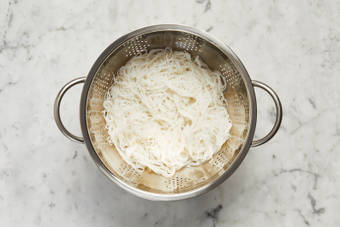 Cook & Rinse Noodles