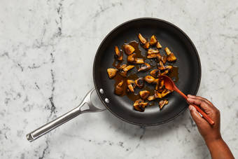 Cook Mushrooms & Mix Sauce