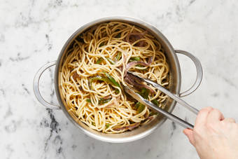 Make Sauce & Toss Pasta