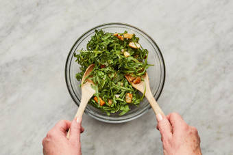 Make Salad & Toast Buns