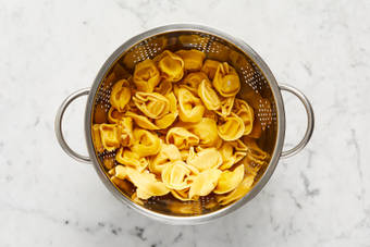 Cook Tortelloni