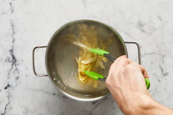Mix Ricotta & Cook Pasta